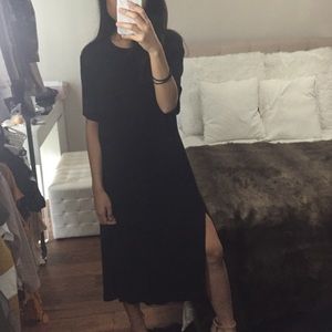 BLACK SIDE SLIP T SHIRT DRESS
